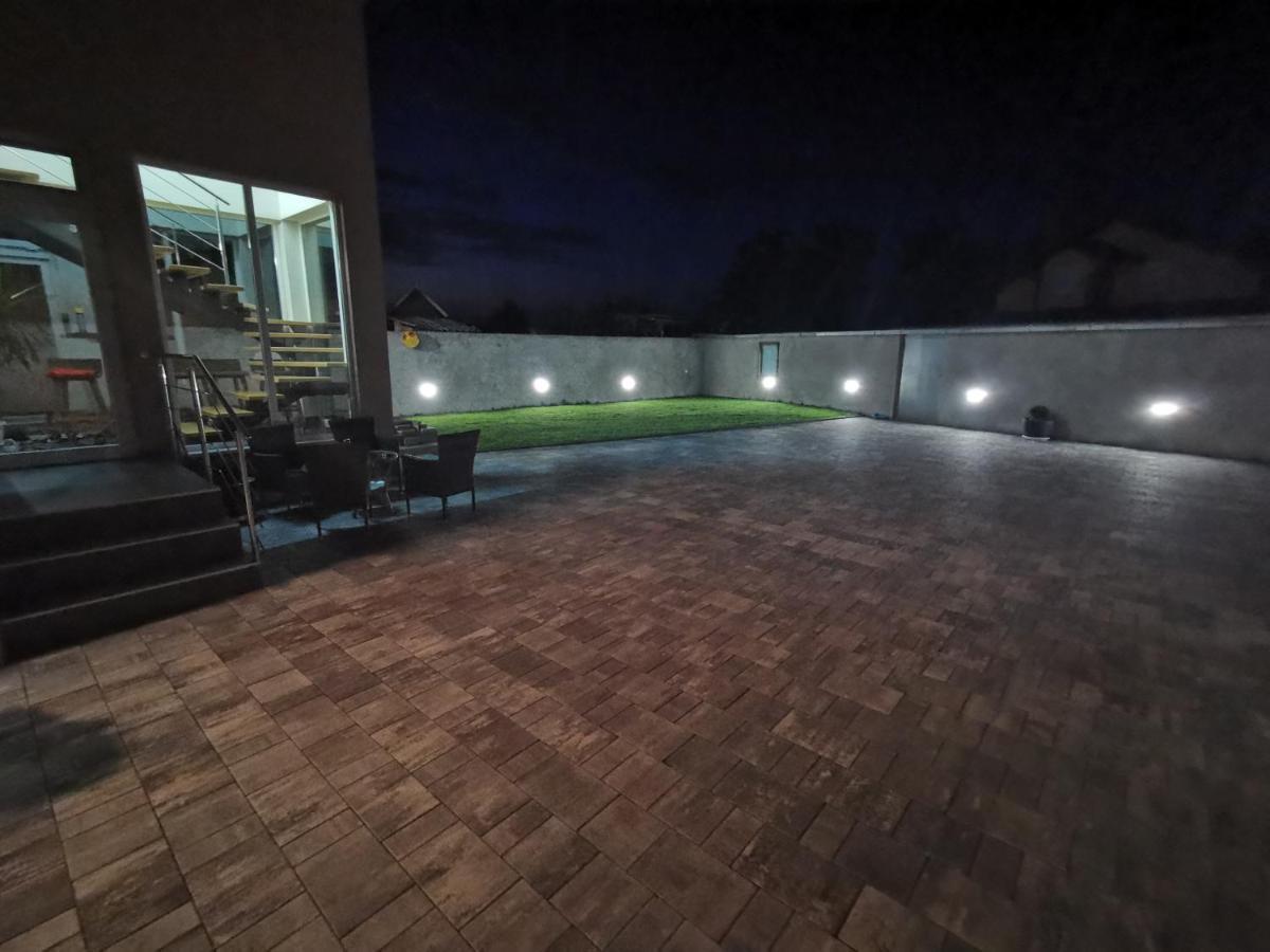 Satnica Dakovacka Apartman Bozur **** מראה חיצוני תמונה